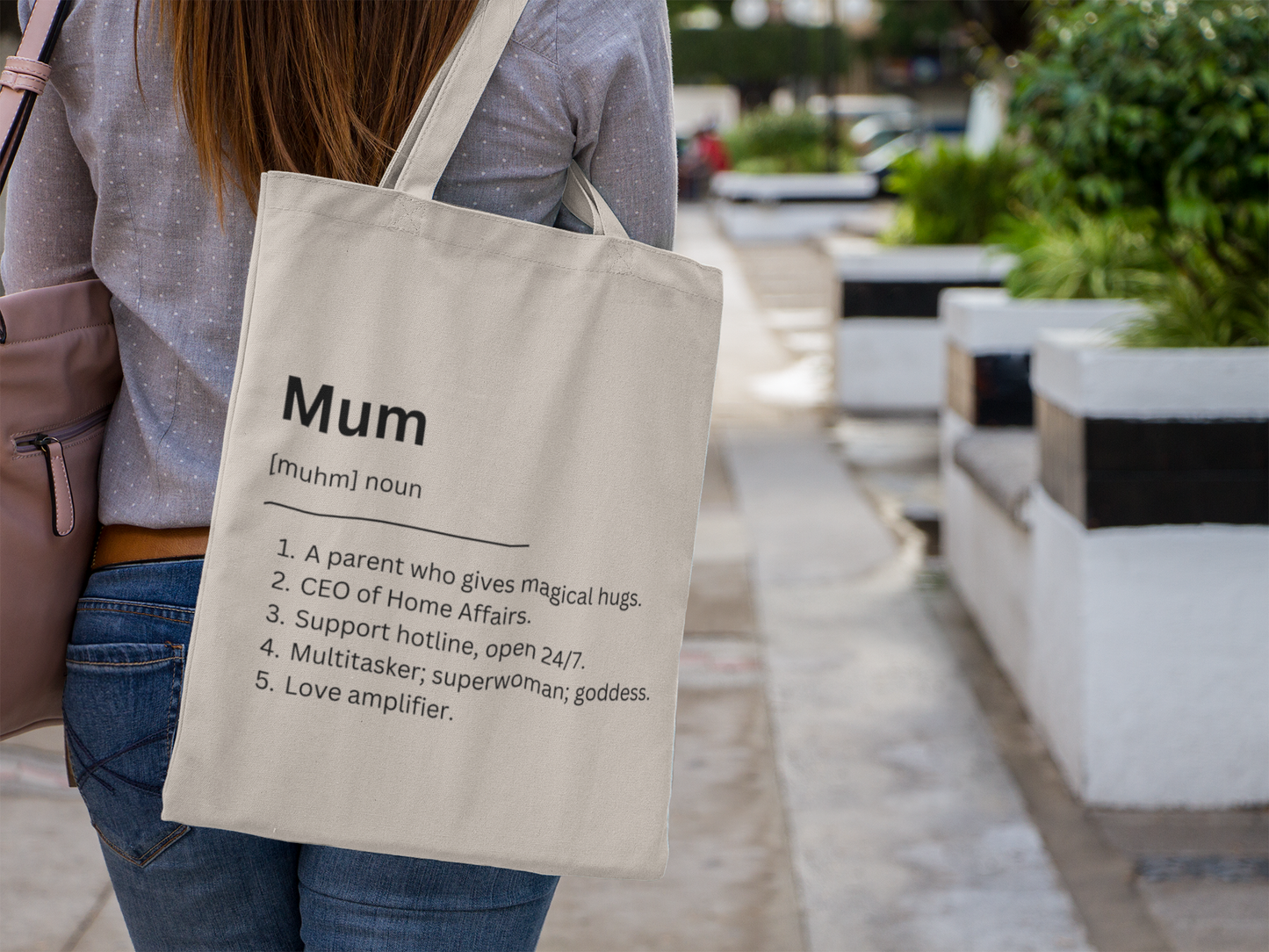 Minimalist Typography Dictionary Mum Tote Bag, Mother's Day Gift for Mom, Funny Mama Shoulder Bag, Minimal Mother Canvas Handbag, Mommy Tote